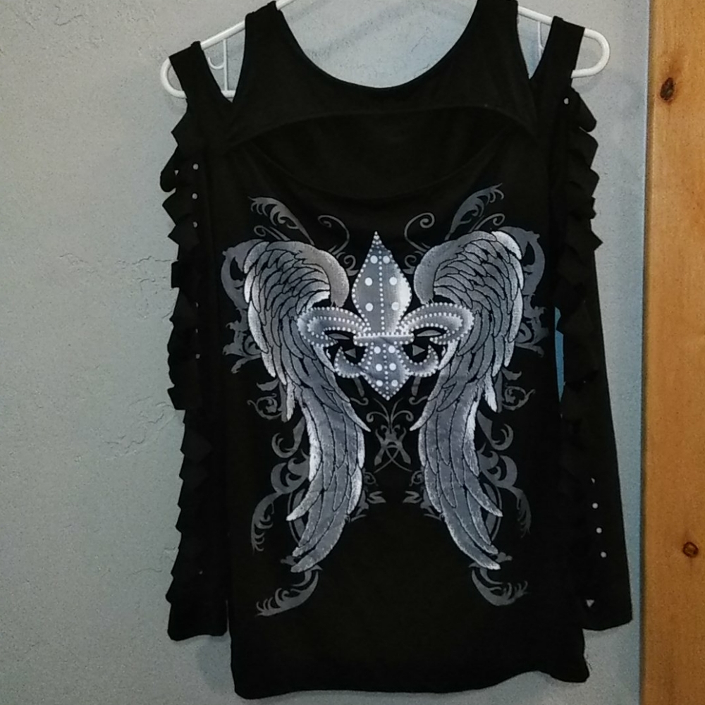 🎆NWOT Sexy top with angel wings & Saint sy